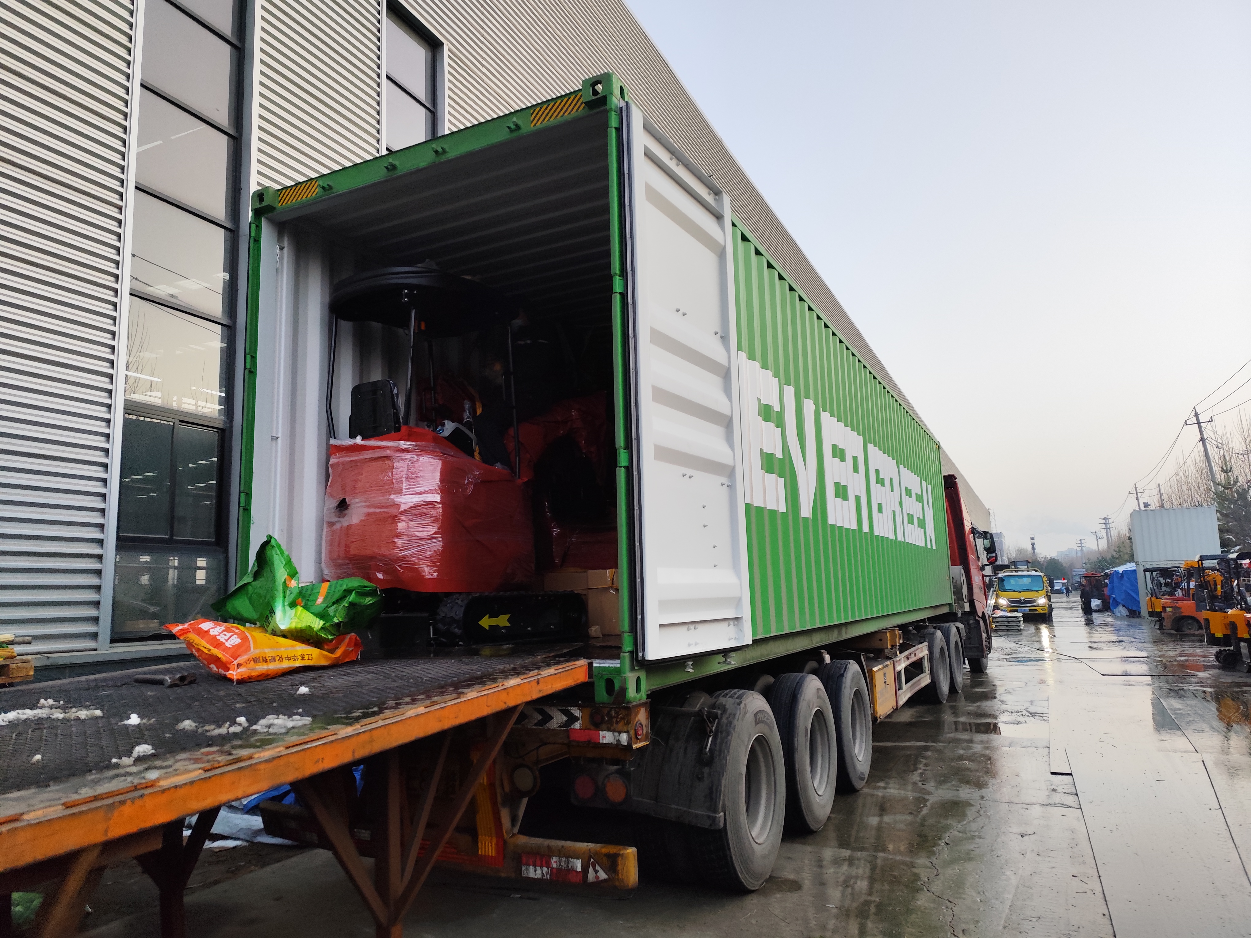 فرانسیسی کسٹمر منی کھدائی کرنے والے کی پیداوار مکمل اور بھیج دی گئی